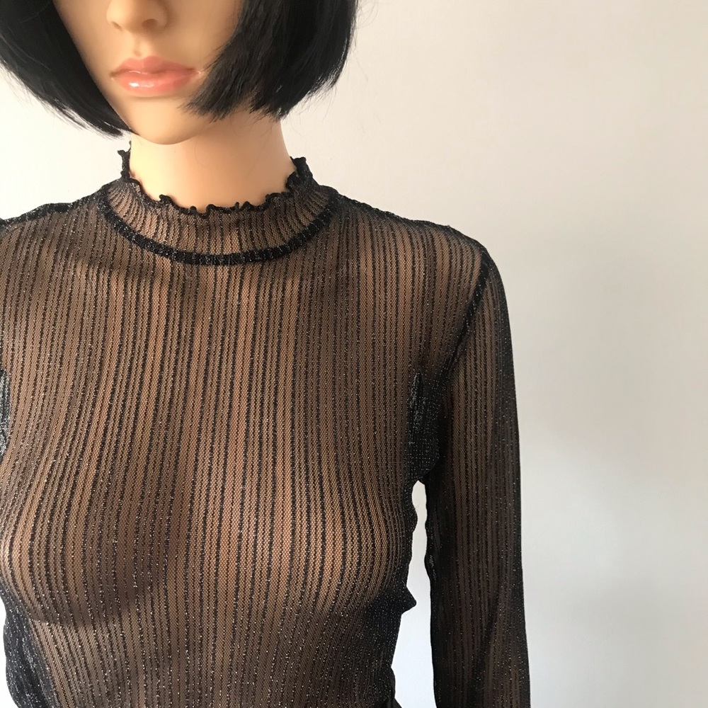 ᯽SLINKY BLACK TOP᯽ - Picture 2 of 4